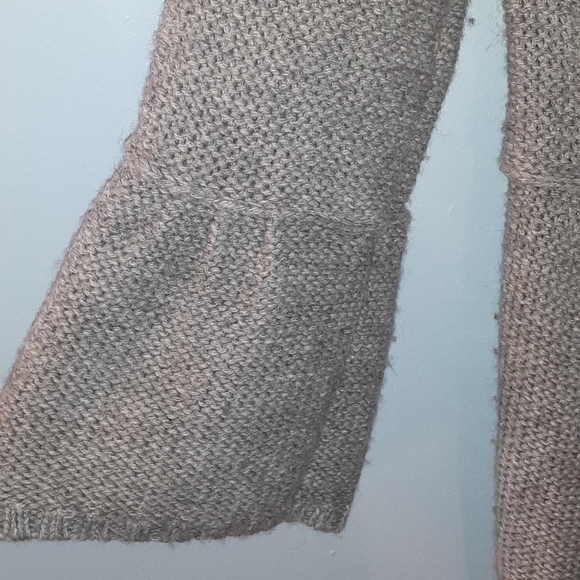 BXBG Max Azria Gray Bell Sleeve Sweater Sz S M - Picture 3 of 10